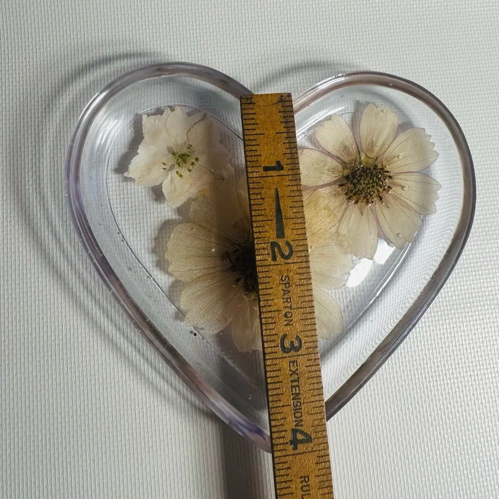 Hand Crafted Resin Heart-Shaped Floral Jewelry Dish